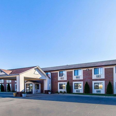 Quality Inn & Suites Ottumwa North Extérieur photo
