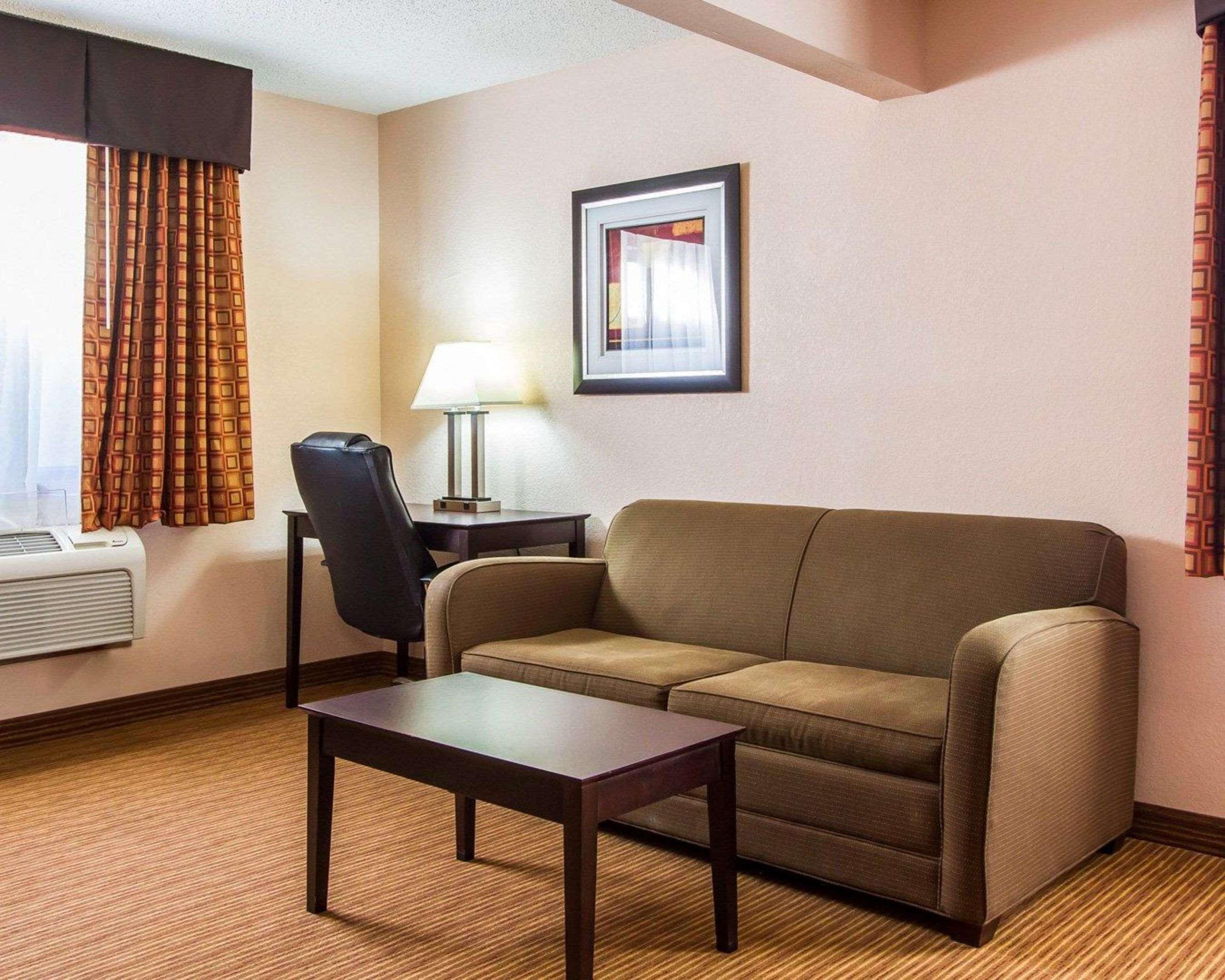 Quality Inn & Suites Ottumwa North Extérieur photo