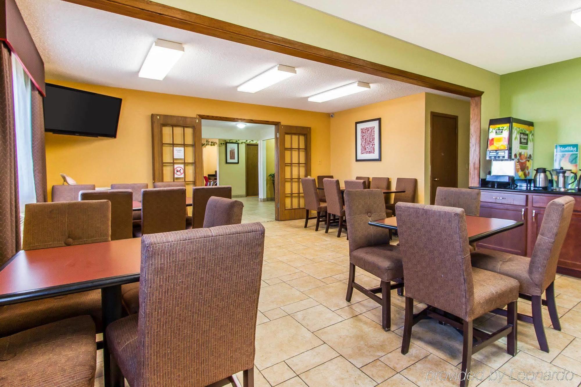 Quality Inn & Suites Ottumwa North Extérieur photo