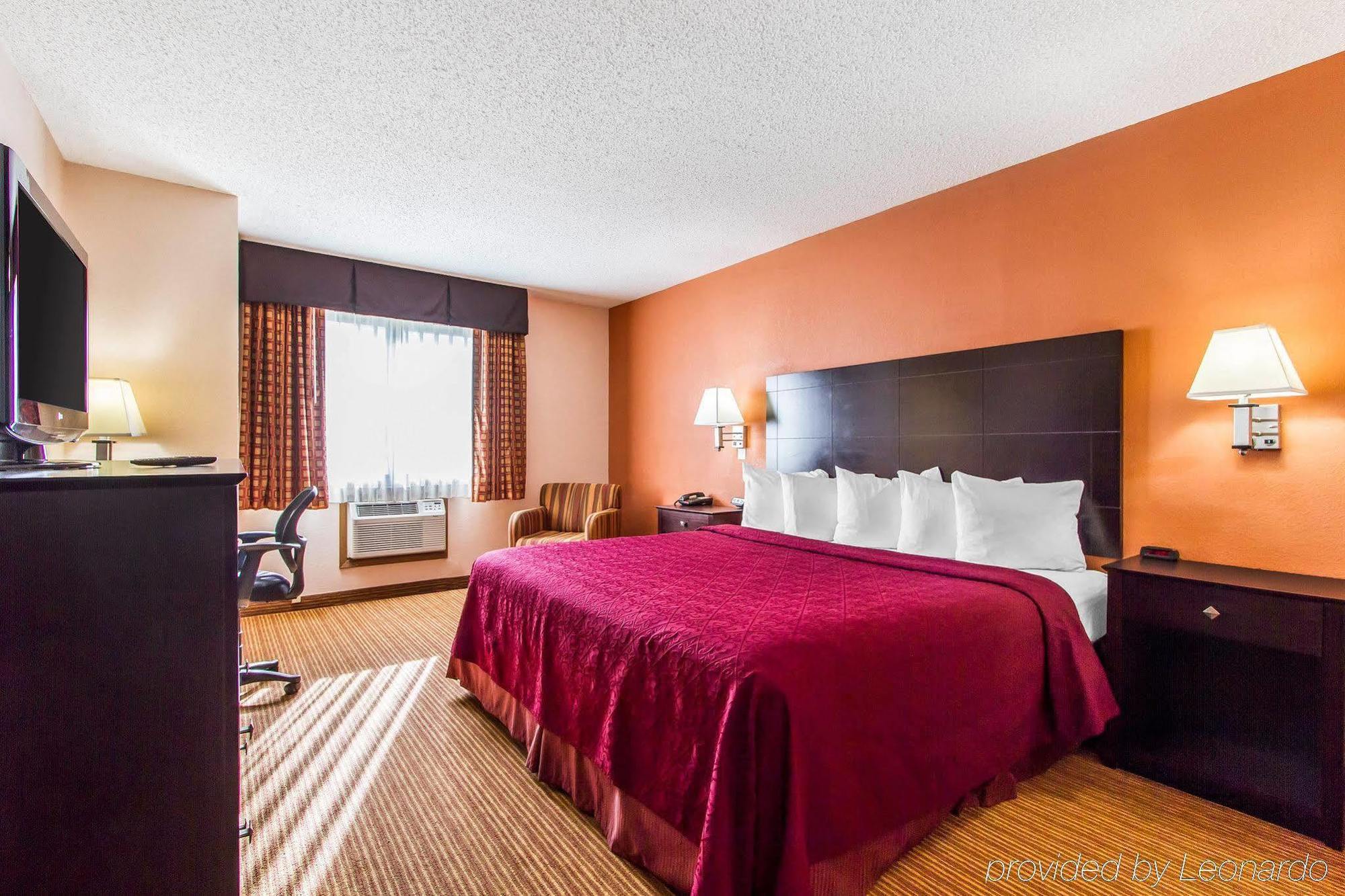 Quality Inn & Suites Ottumwa North Extérieur photo
