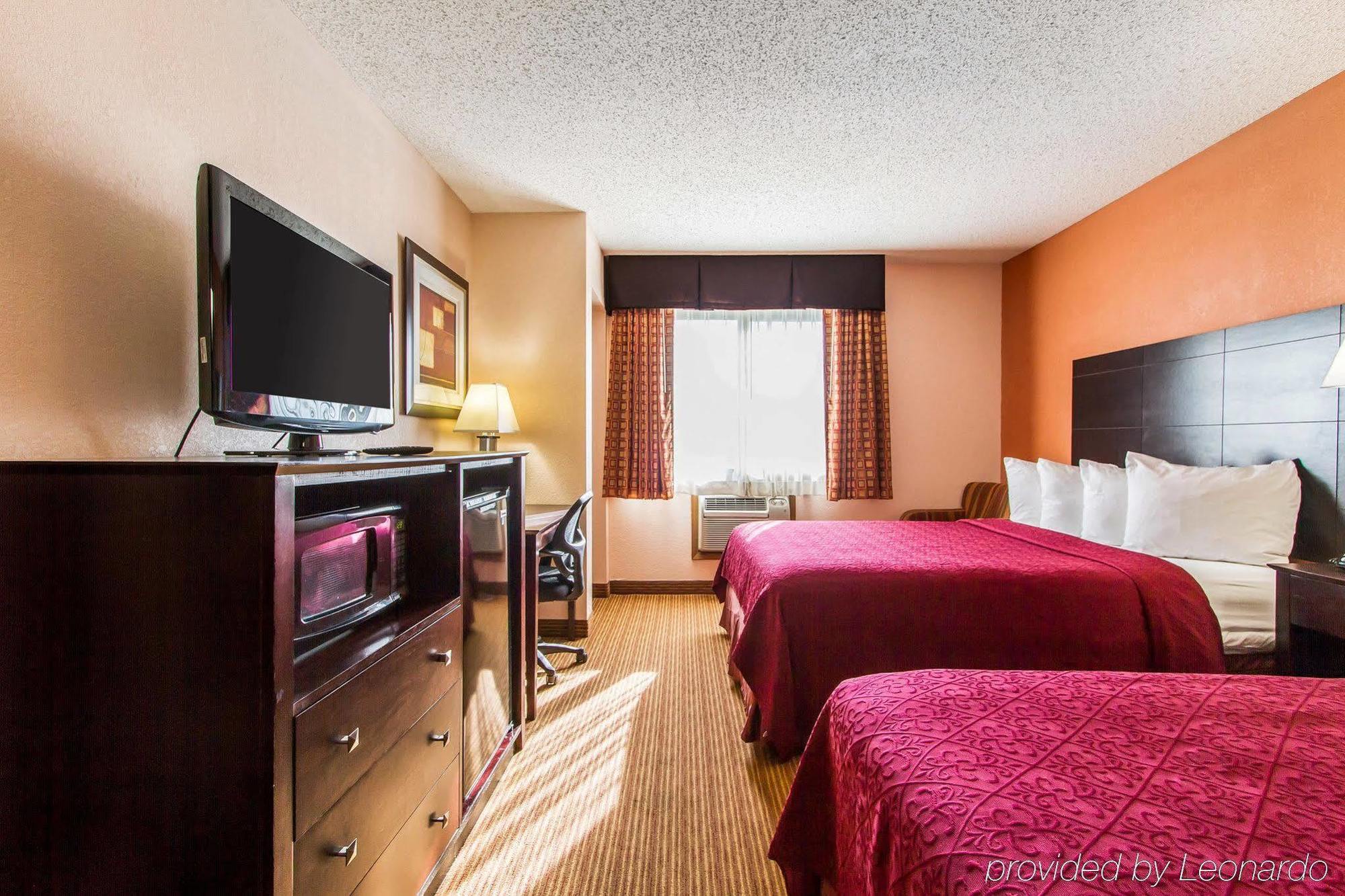 Quality Inn & Suites Ottumwa North Extérieur photo