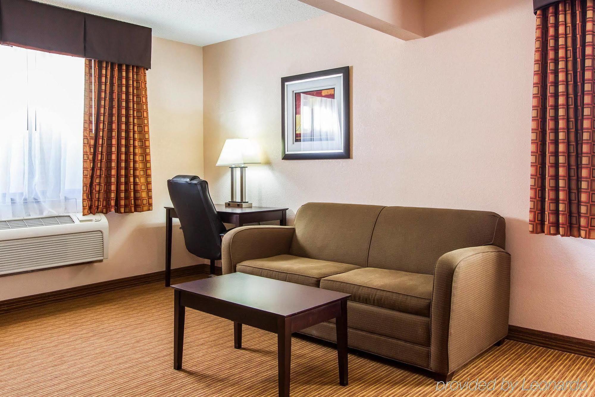 Quality Inn & Suites Ottumwa North Extérieur photo