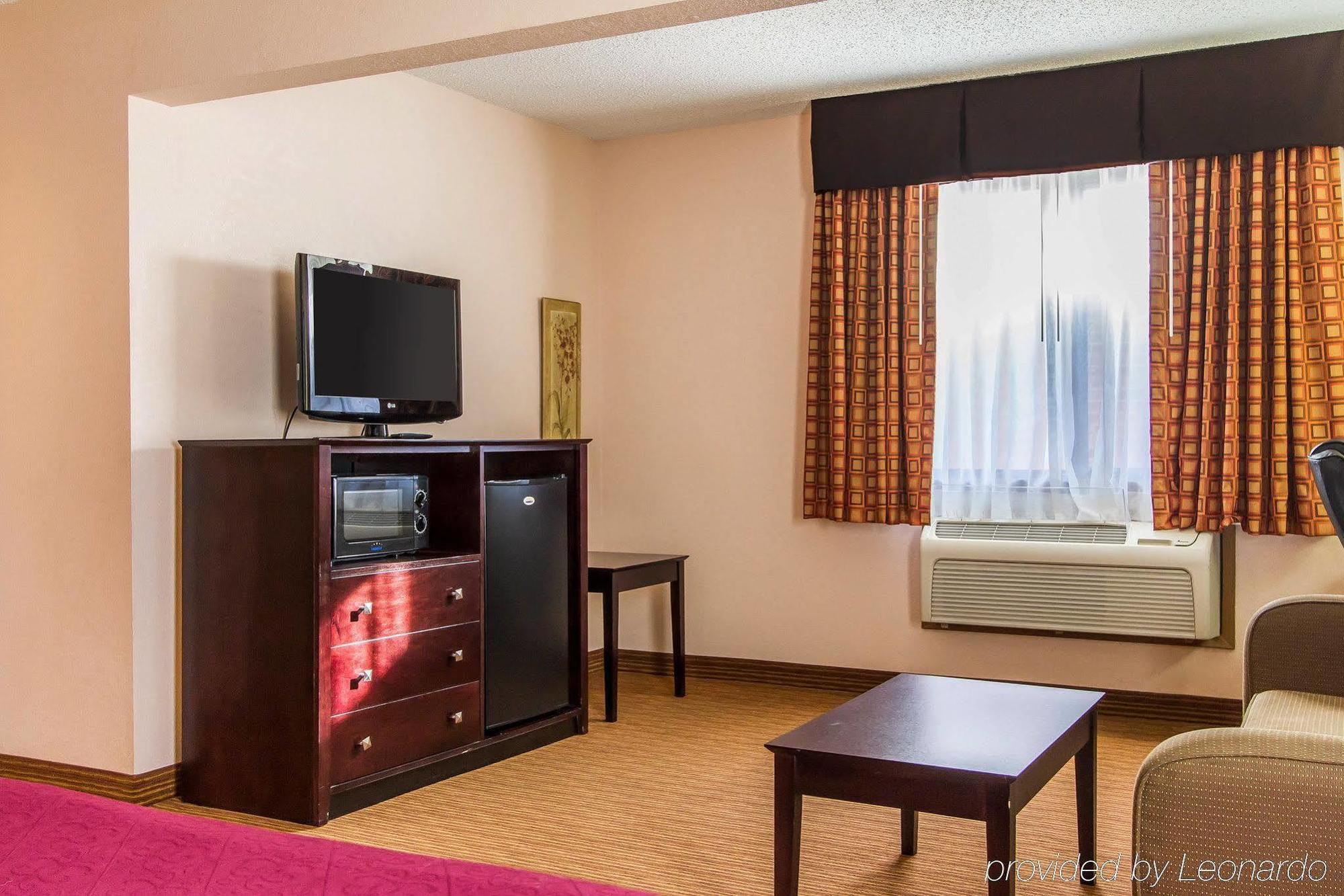 Quality Inn & Suites Ottumwa North Extérieur photo